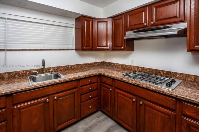 Foto del edificio - 1404 Plunkett St