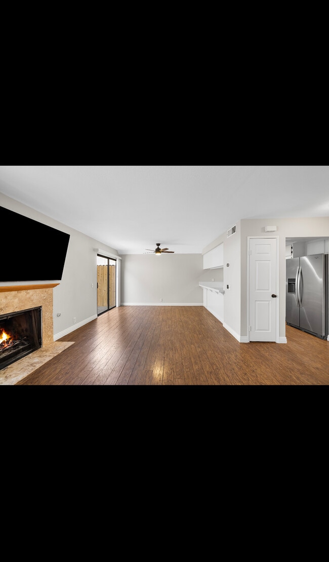 Building Photo - 5291 Colodny Dr