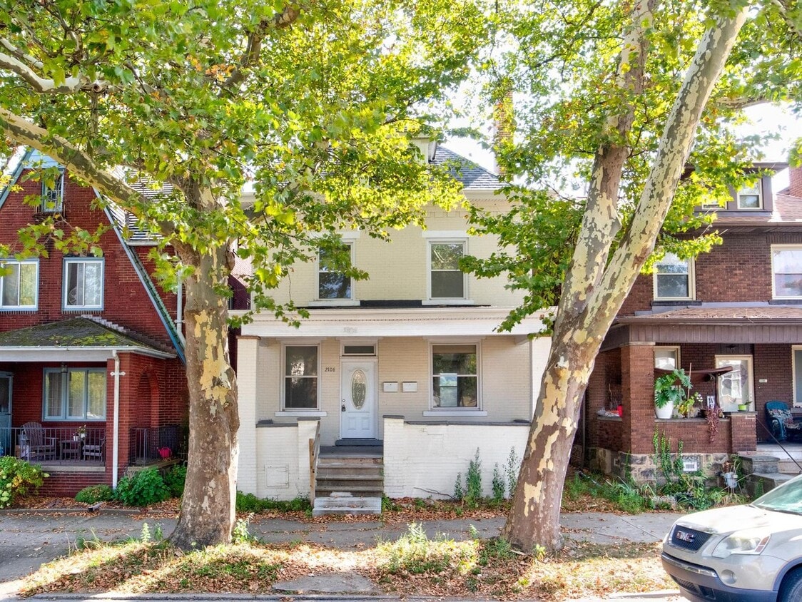 Primary Photo - 2106 7th Ave