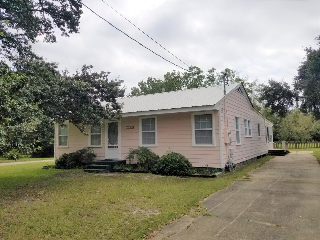 1125 E Old Pass Rd, Long Beach, MS 39560 House Rental in Long Beach