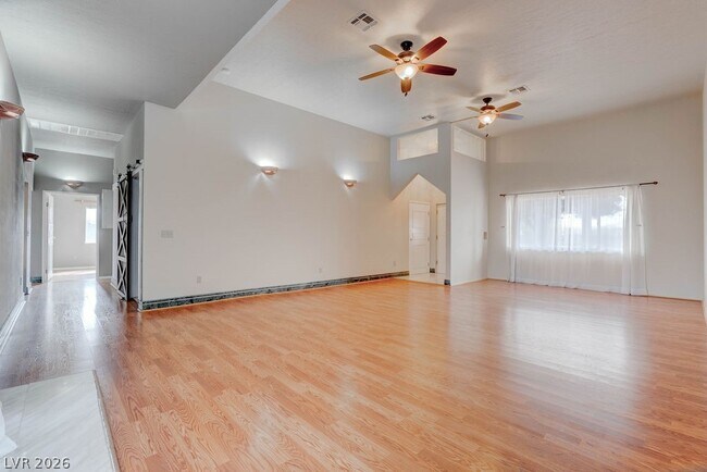 Foto del edificio - 4880 Dorrell Ln