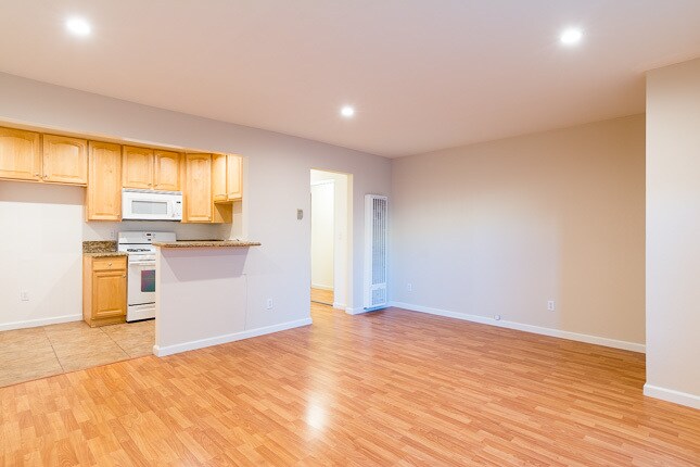 Building Photo - 5306 Cahuenga Blvd