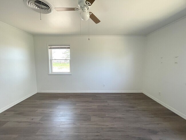 Foto del edificio - Country Home (Allows Horses)