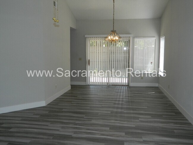 Building Photo - Wonderful Laguna Lake 3bd/2ba Home in Gate...