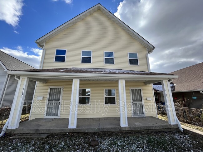 Building Photo - 1733 Lambert St