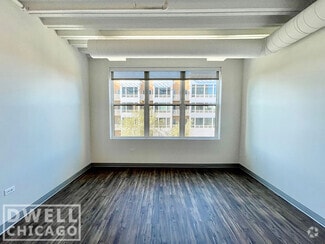 Building Photo - 951 W Dakin St