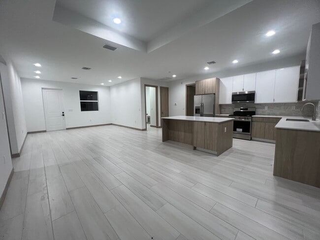 Building Photo - 4135 Watson Ave