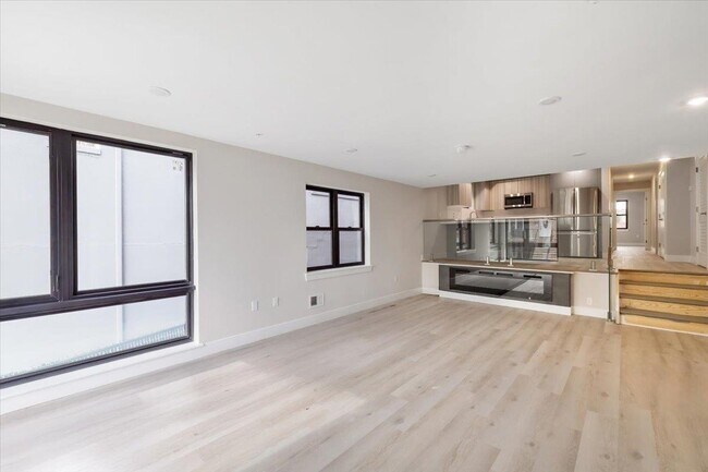 Building Photo - 524 64th St