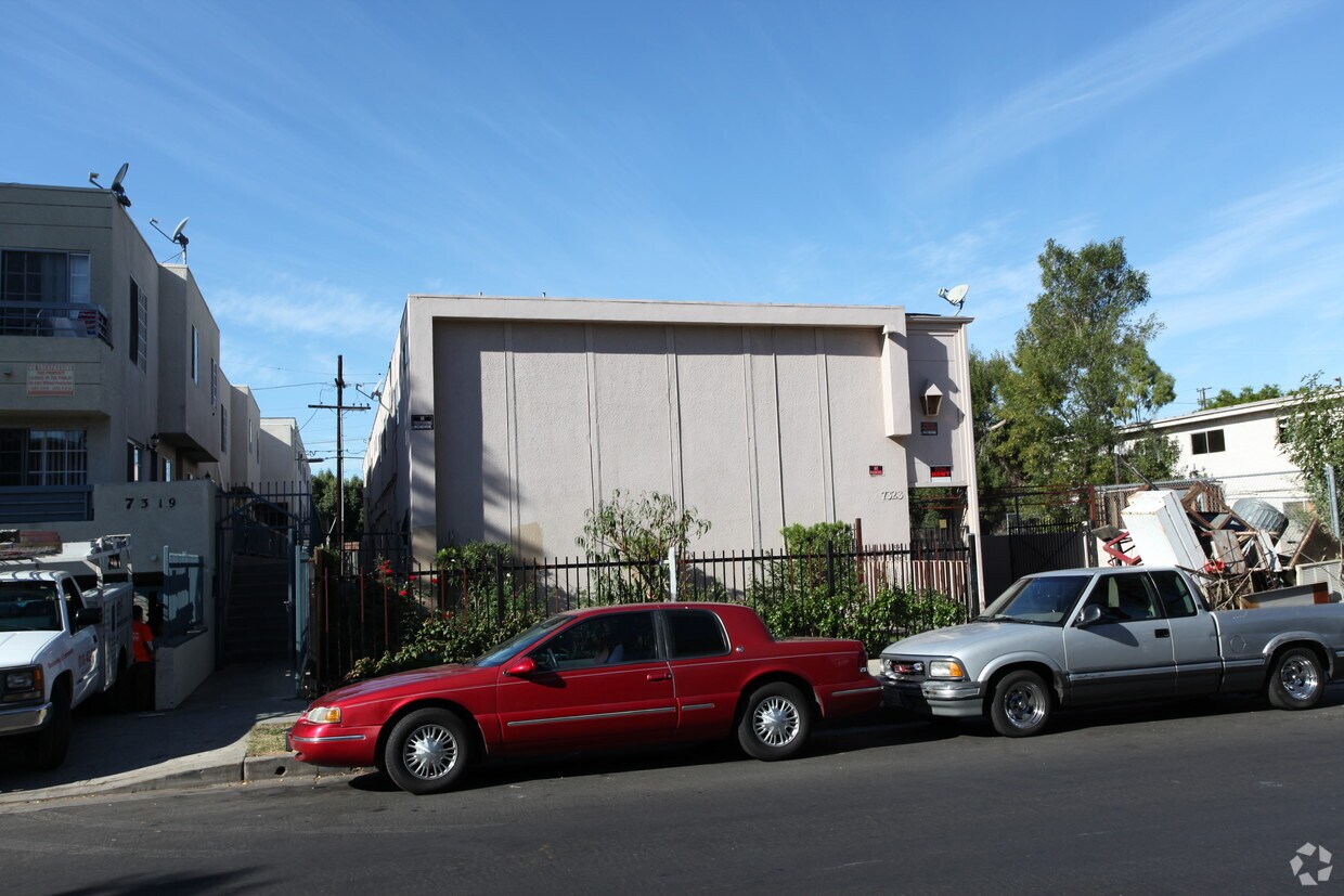Building Photo - 7323 Milwood Ave