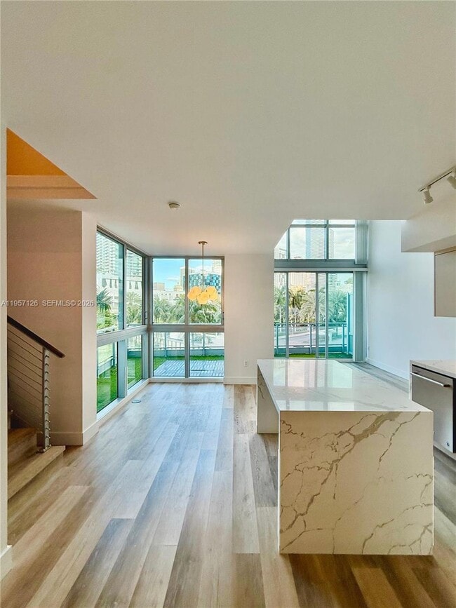 Foto del edificio - 90 SW 3rd St