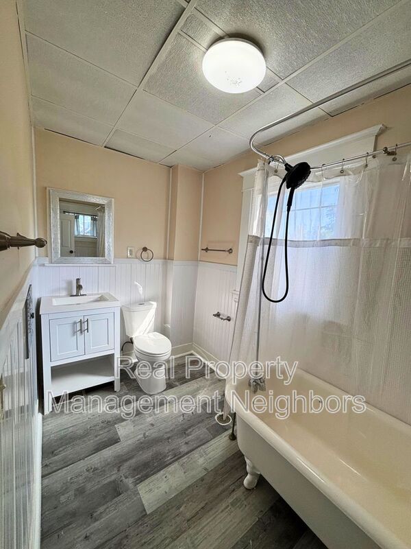 Foto del edificio - 216 Lafayette Ave NE