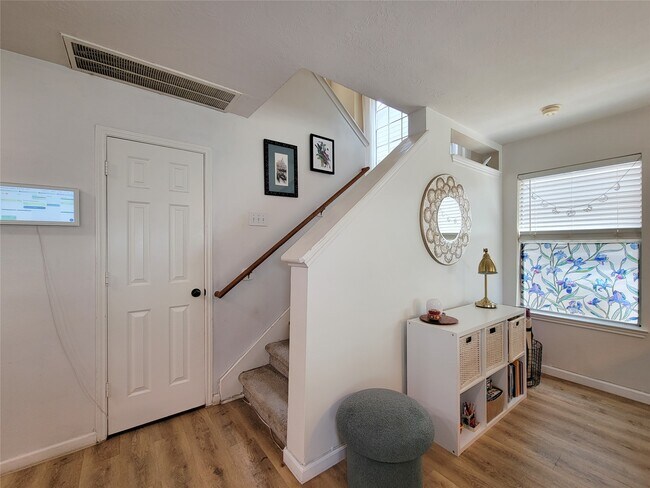 Foto del edificio - 42 Wineberry Pl