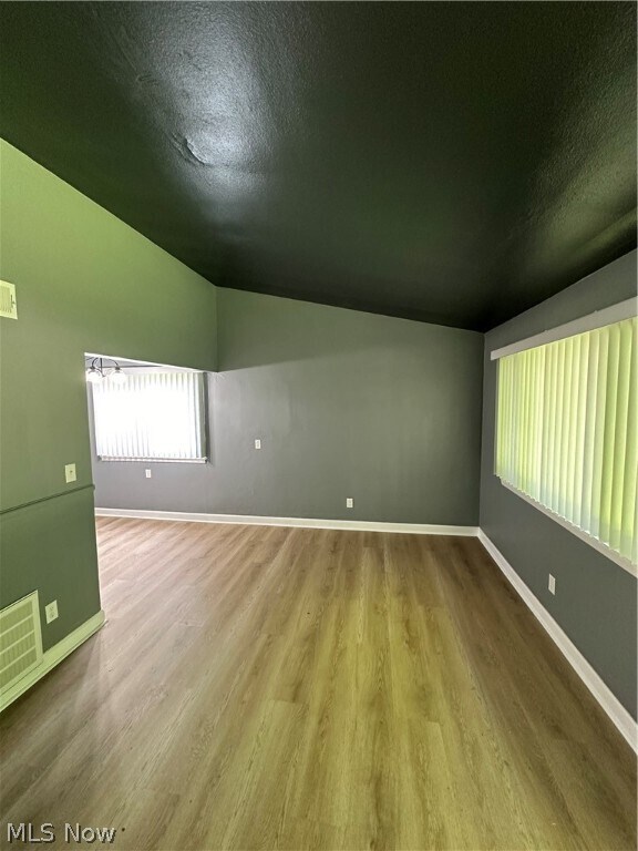 Foto del edificio - 1223 Frederick Blvd