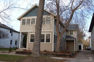 Building Photo - 209 N Few St