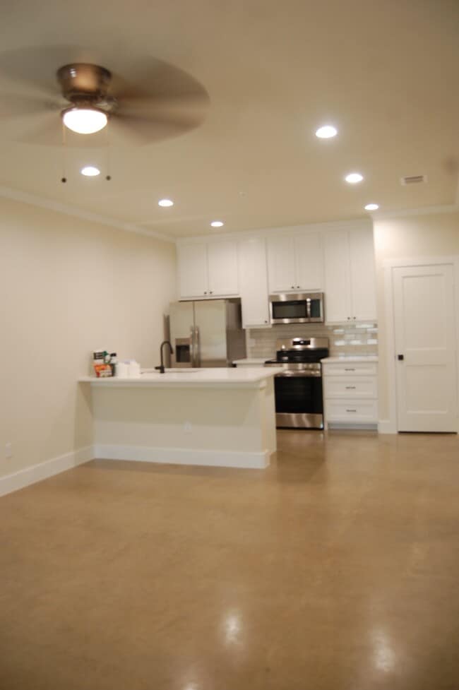 Building Photo - 261 Co Rd 2521