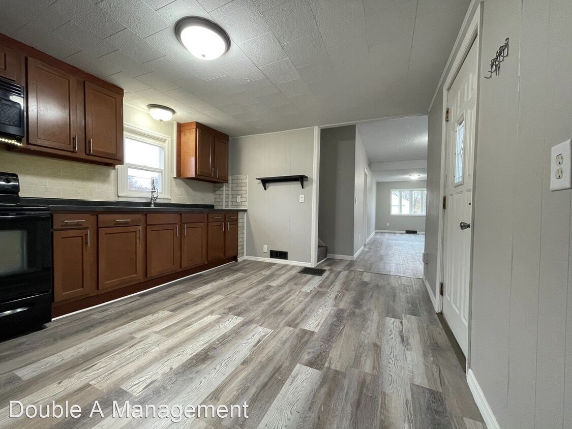 Primary Photo - 2 br, 2 bath House - 123 Ash St.
