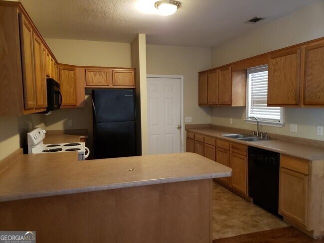 Foto del edificio - 1254 Lakeview Rd