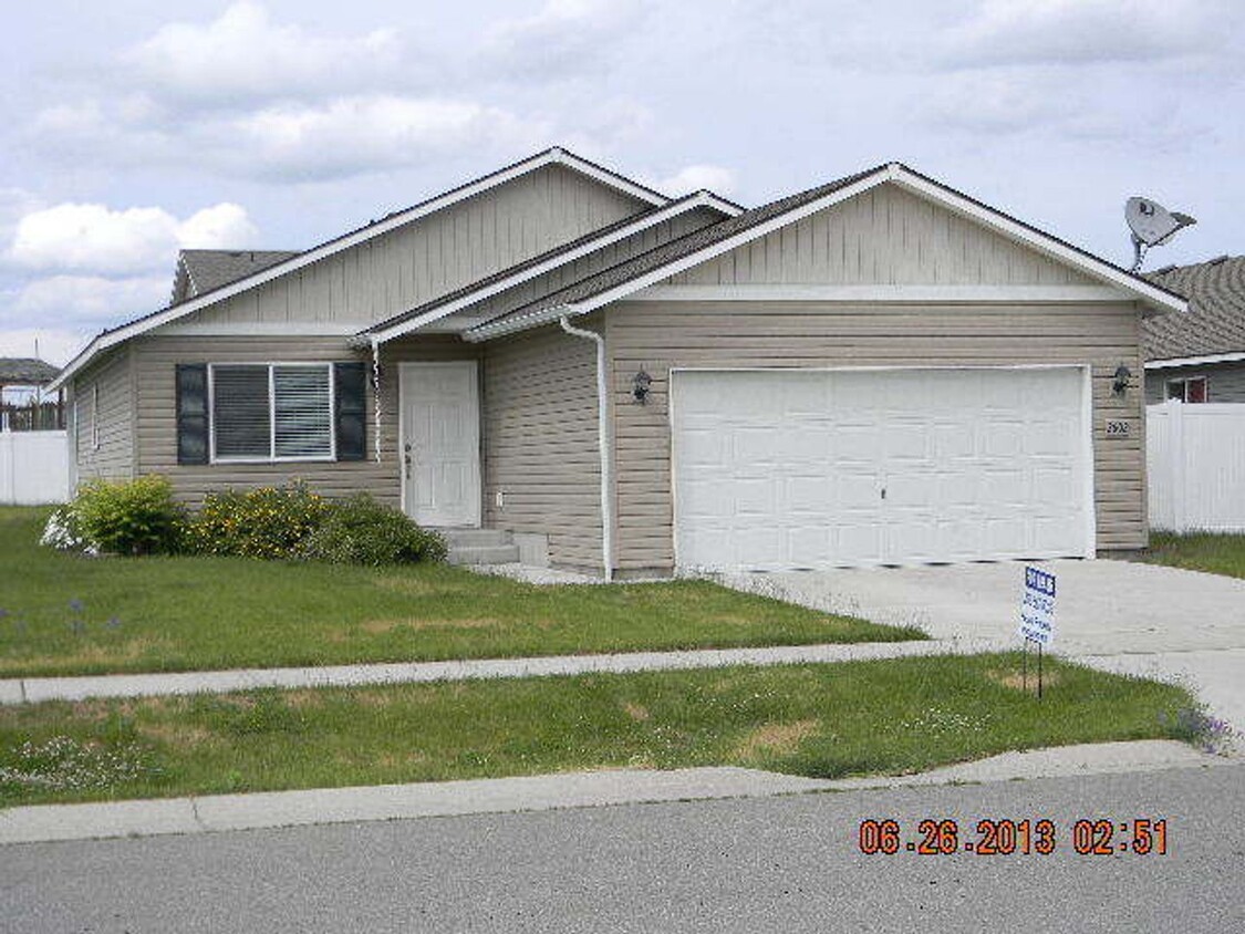 Primary Photo - SINGLE FAMILY HOME IN THE LANDINGS