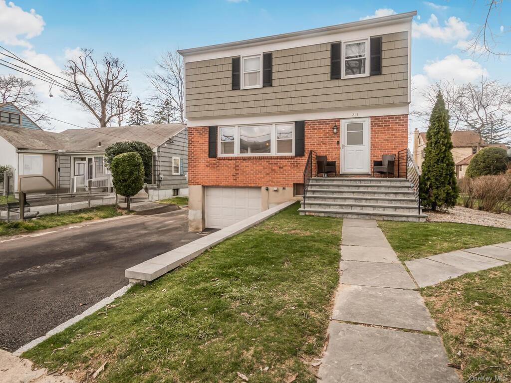 Primary Photo - 213 Davis Ave