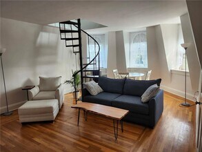 Building Photo - 45 Ayrault St