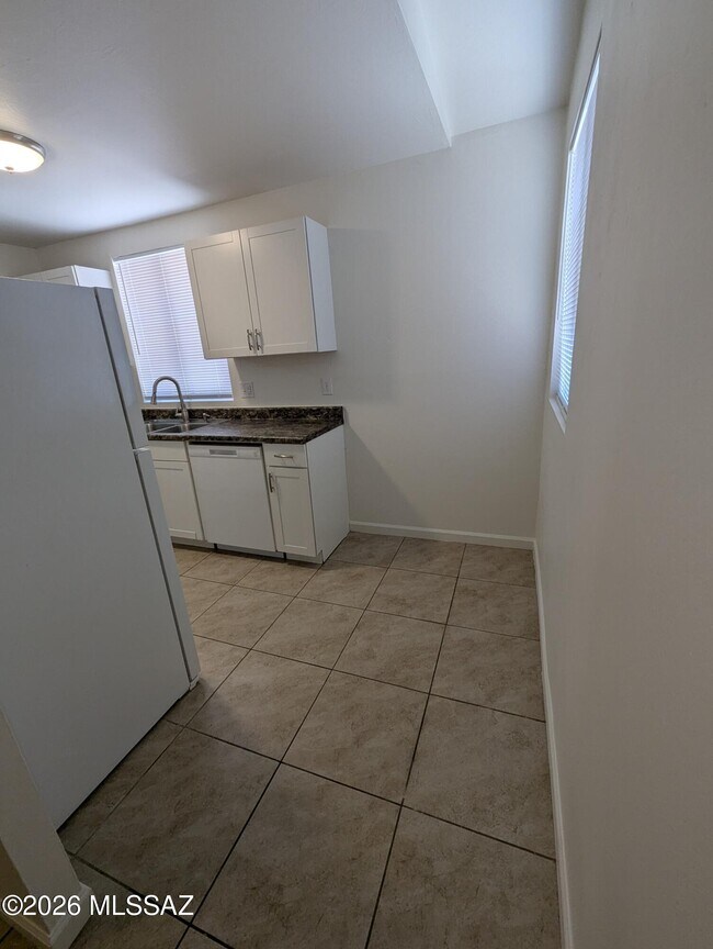 Foto del edificio - 3433 E 27th St