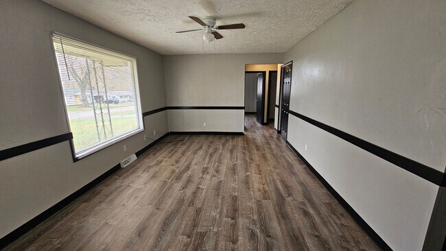 Foto del edificio - Newly Remodeled 3-Bedroom, 1-Bath Mansfield Home with Modern Upgrades & 2-Car Garage