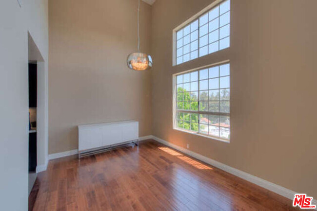Building Photo - 100 N Wetherly Dr