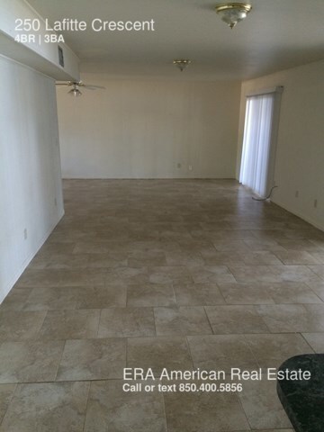 Building Photo - 250 Lafitte Cres