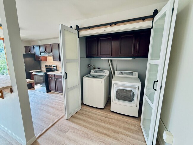 Foto del edificio - Just listed for rent and ready - Stylish C...