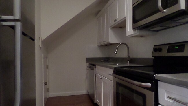 Foto del edificio - 100 E Brookline St