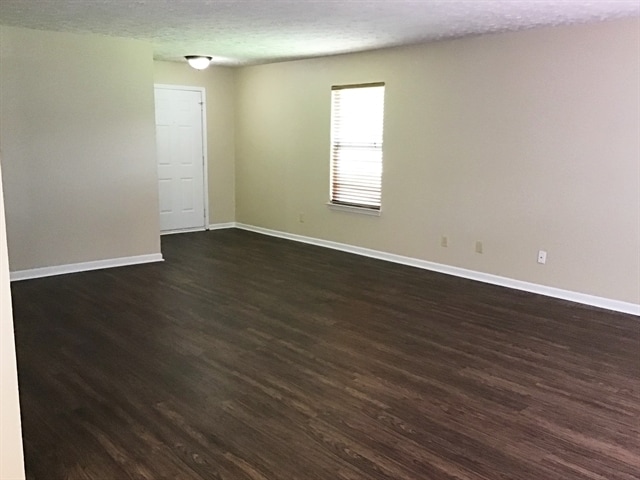 Building Photo - 2092 Meadowlark Ln
