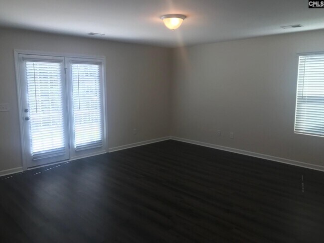 Foto del edificio - 1065 Roscoe Rd