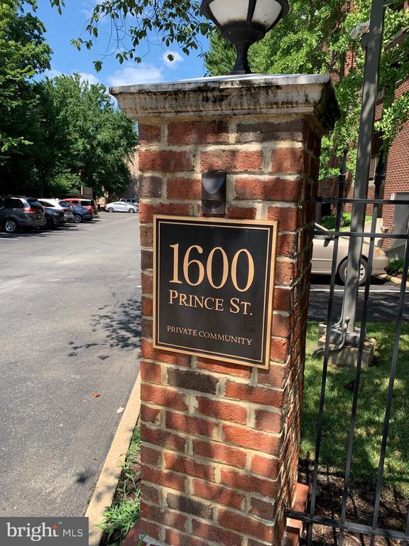 Foto del edificio - 1600 Prince St