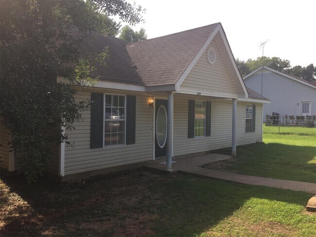 Building Photo - 315 Co Rd 102