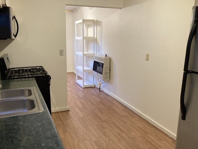 Building Photo - 2750 Orchid St