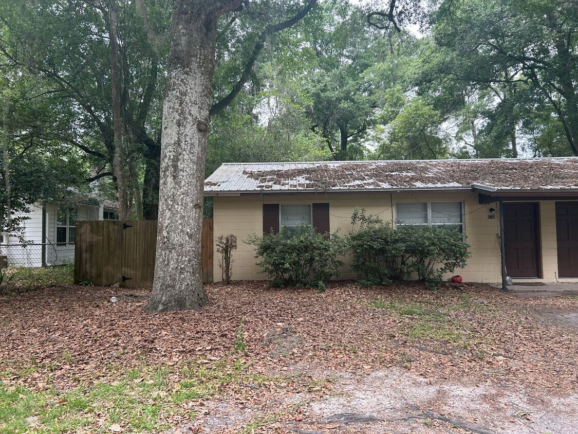 Foto principal - Beautiful 2/1 NW Gainesville with large yard