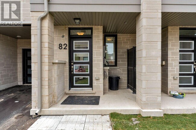 Building Photo - 82 Yorkshire Dr