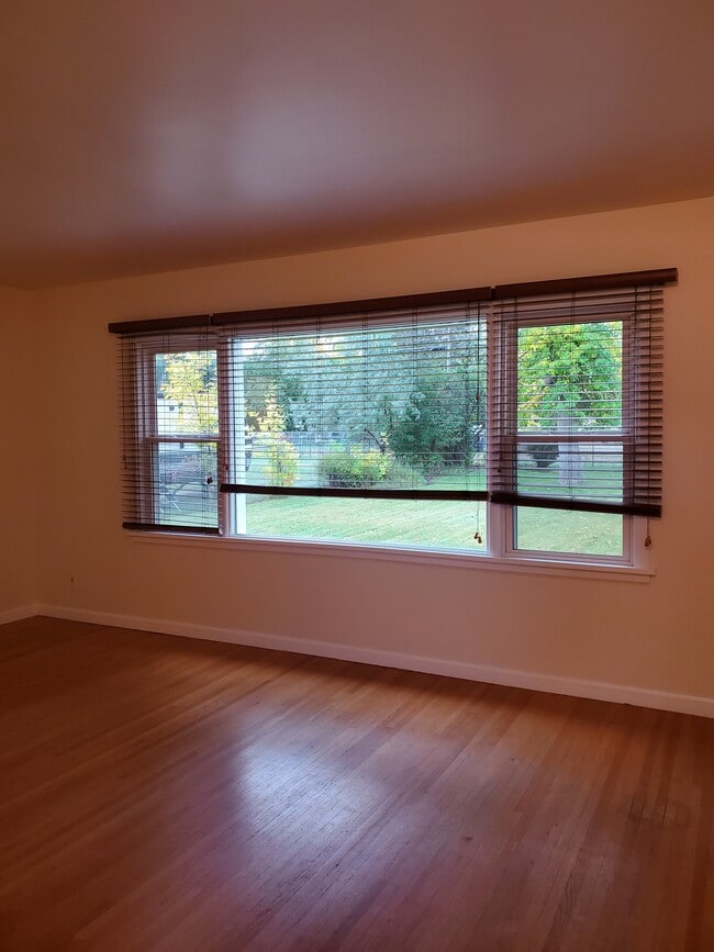 Building Photo - 3408 3rd Ave S