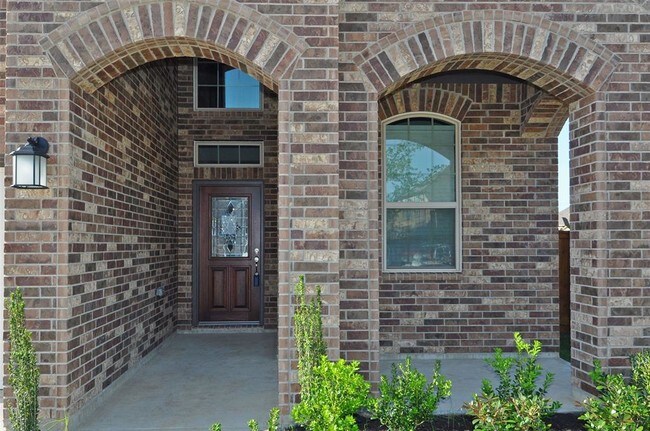 Building Photo - 23839 Villa Lisa Dr