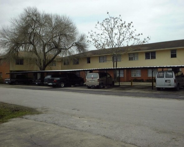 Building Photo - Eastlawn Apartments