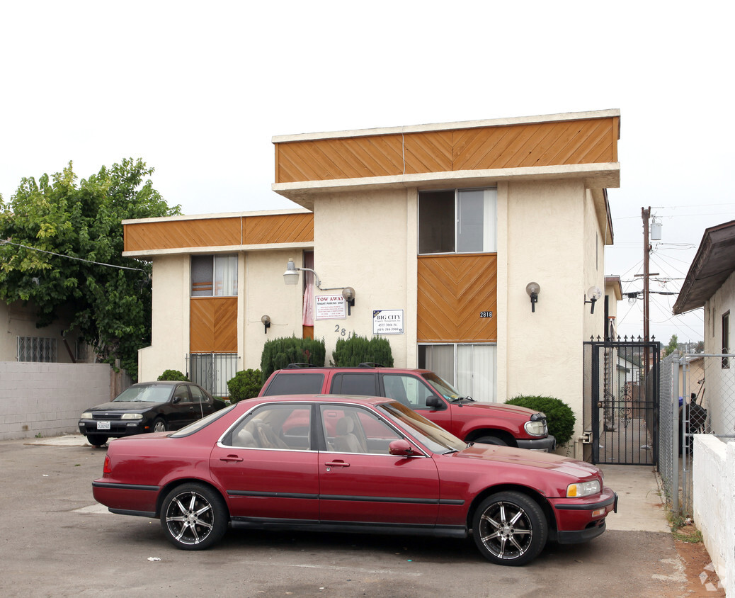 Foto del edificio - 2818 Clay Ave