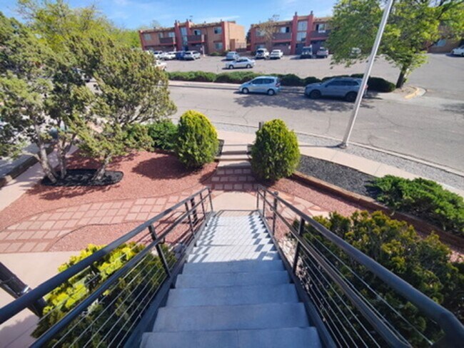 Foto del edificio - 1307 Rufina Ln