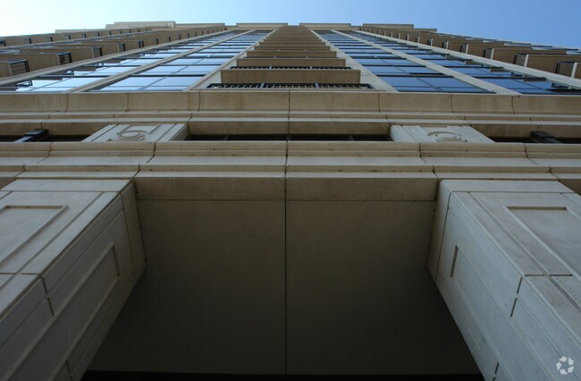 Building Photo - Mueseum Park Tower III
