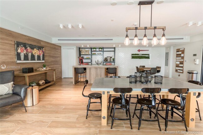 Foto del edificio - 18301 S Dixie Hwy