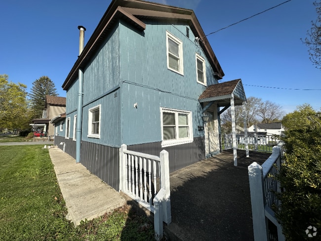 Building Photo - 111 Erie St
