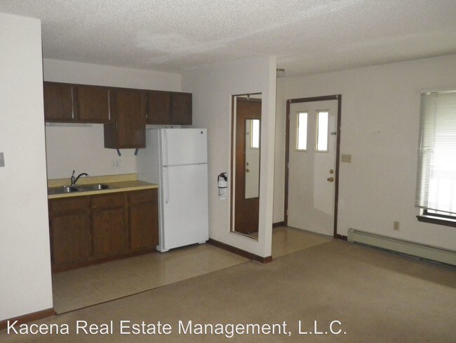 Building Photo - 203 River St