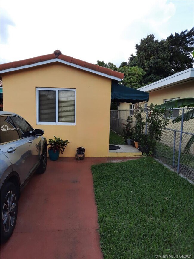 Foto del edificio - 4310 SW 9th St