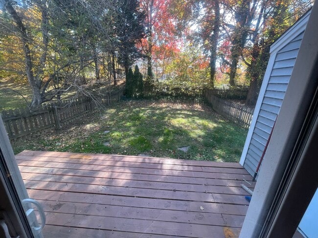 Foto del edificio - 5722 Cedar Ln