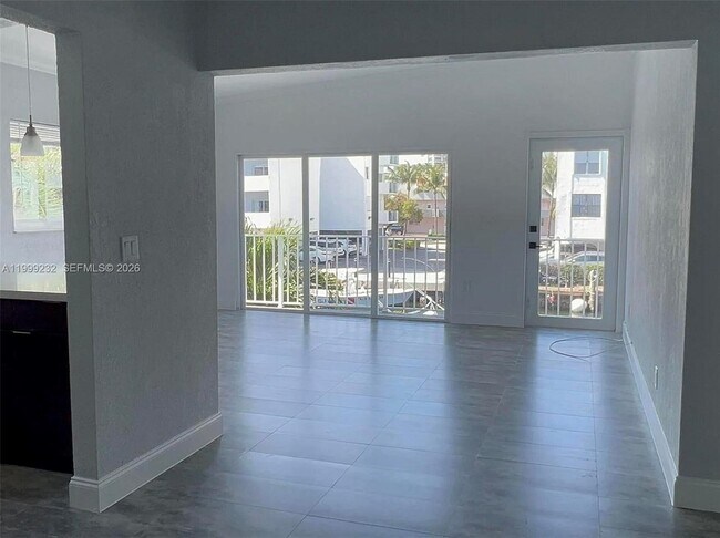 Foto del edificio - 3681 NE 170th St