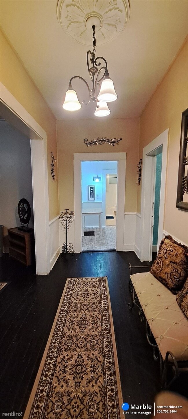 Building Photo - 2 br, 1 bath House - 845 W Brevard St